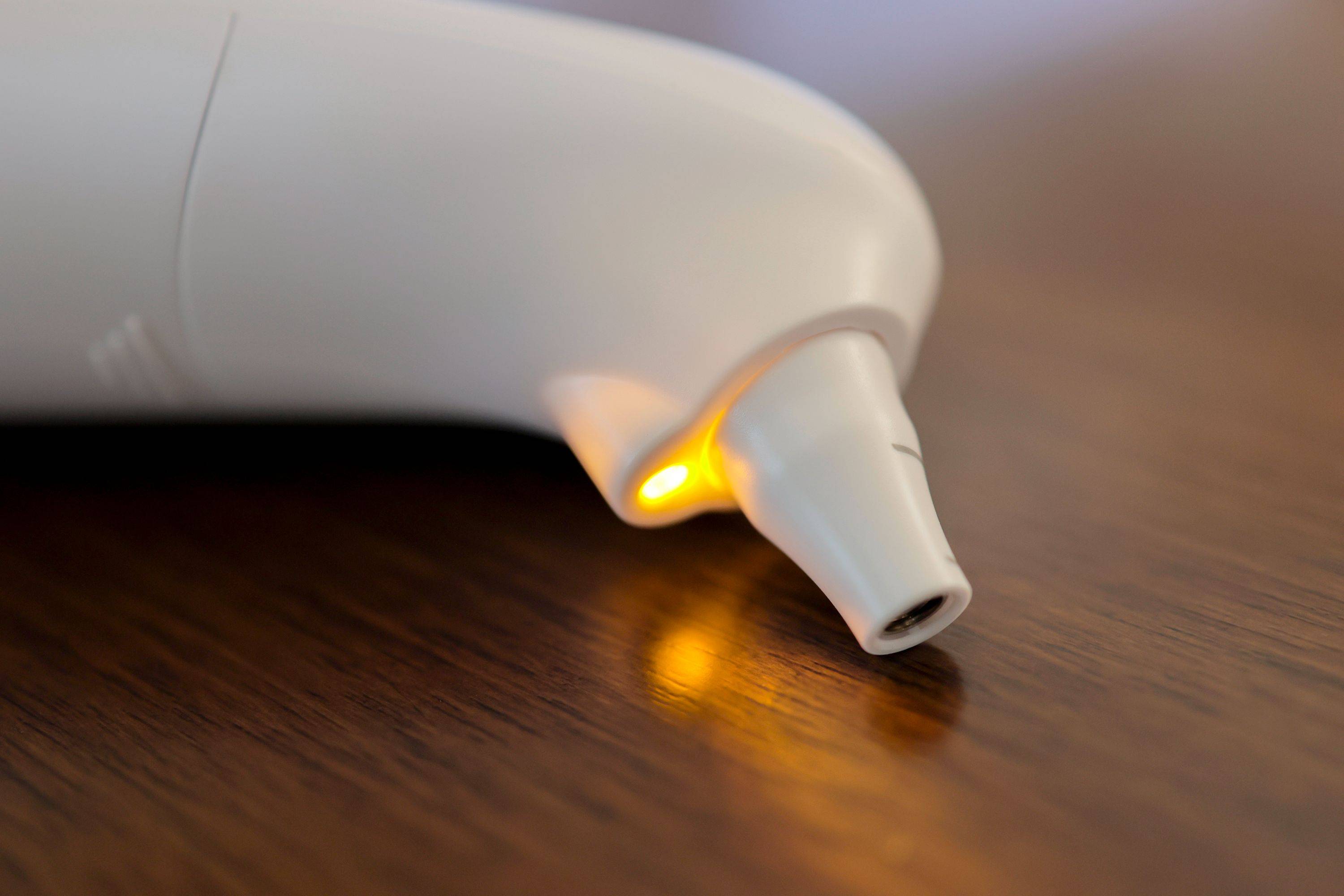 原创一秒测温不怕黑凡米发光耳温计有娃家庭必备用品