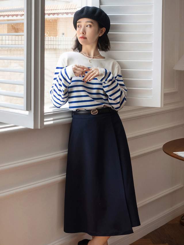 黑色 普通人也适合穿的风格，棕色衬衫+黑色牛仔裤，保暖又时尚