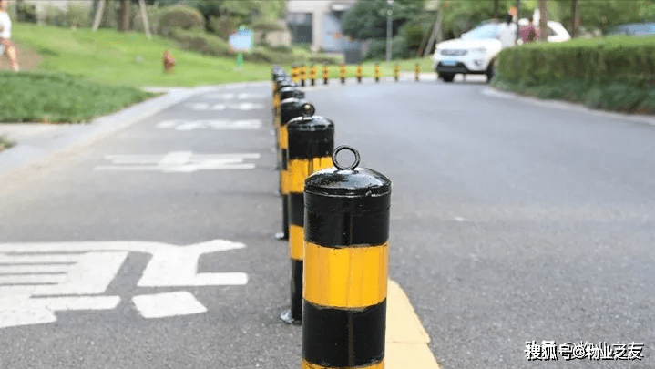 隔离桩延误孩子急救,物业公司被判赔偿