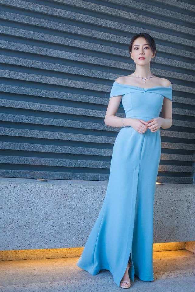 年代 忘不了蓝洁瑛的喇叭裤，黎姿的露肩装，这些经典的时尚都可以复制