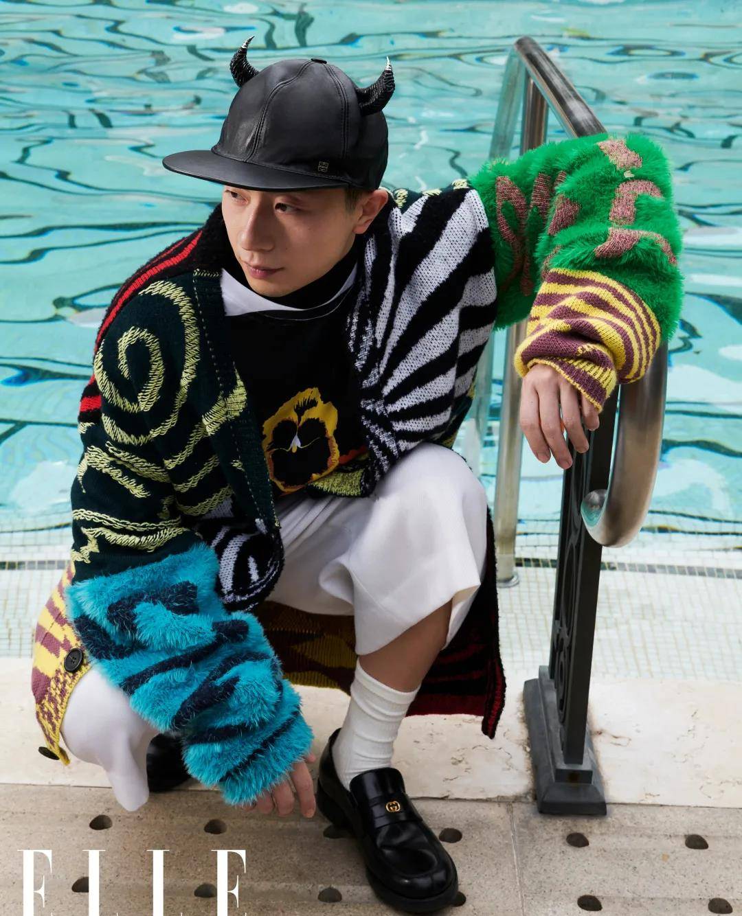 网友 奥运冠军马龙拍大片,被长款大衣压低身高,网友吐槽看不懂时尚