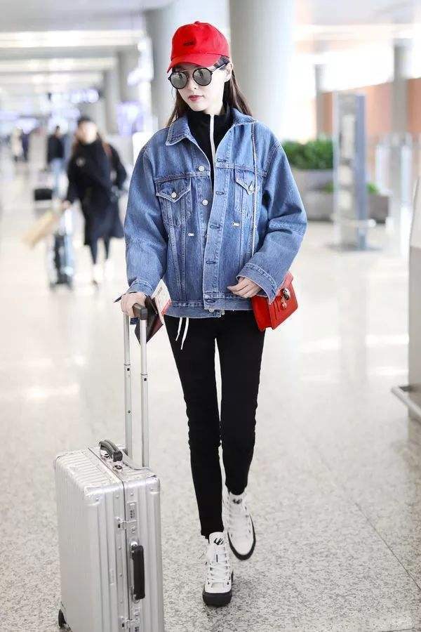 年代 忘不了蓝洁瑛的喇叭裤，黎姿的露肩装，这些经典的时尚都可以复制