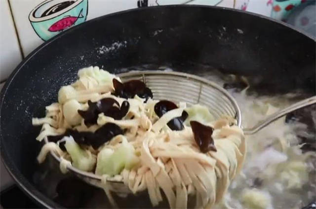 怎么快速做饭又简单又好吃 eb4b5730a7d64677b5cee21416a65abf.jpeg