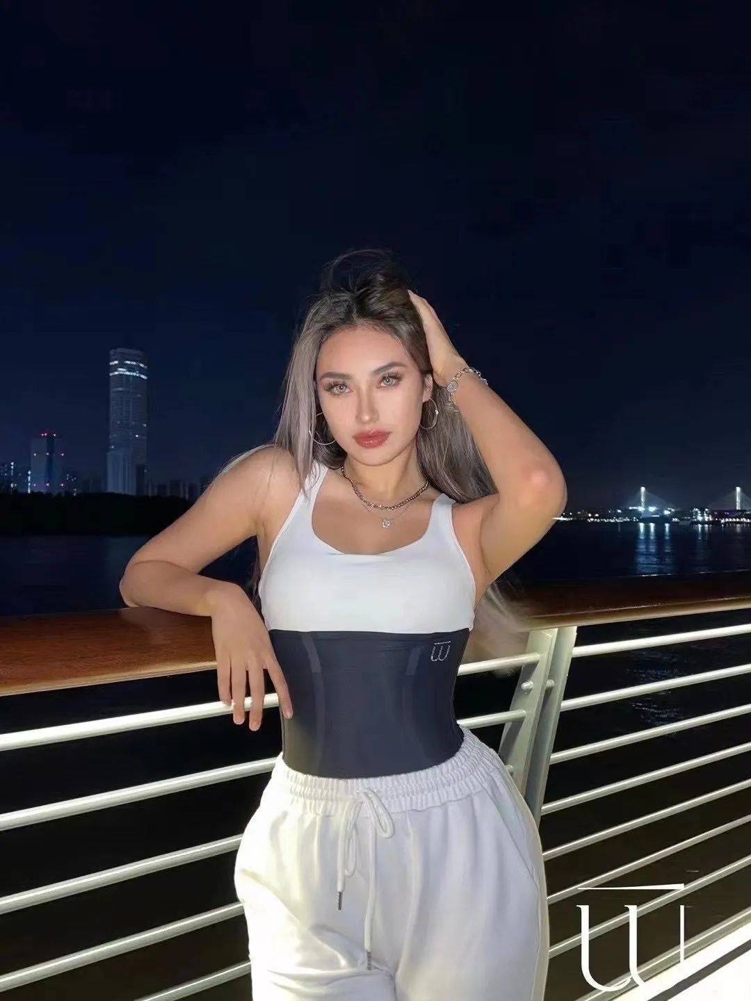 内衣 为什么时髦女孩都爱围密WAISTMEUP?