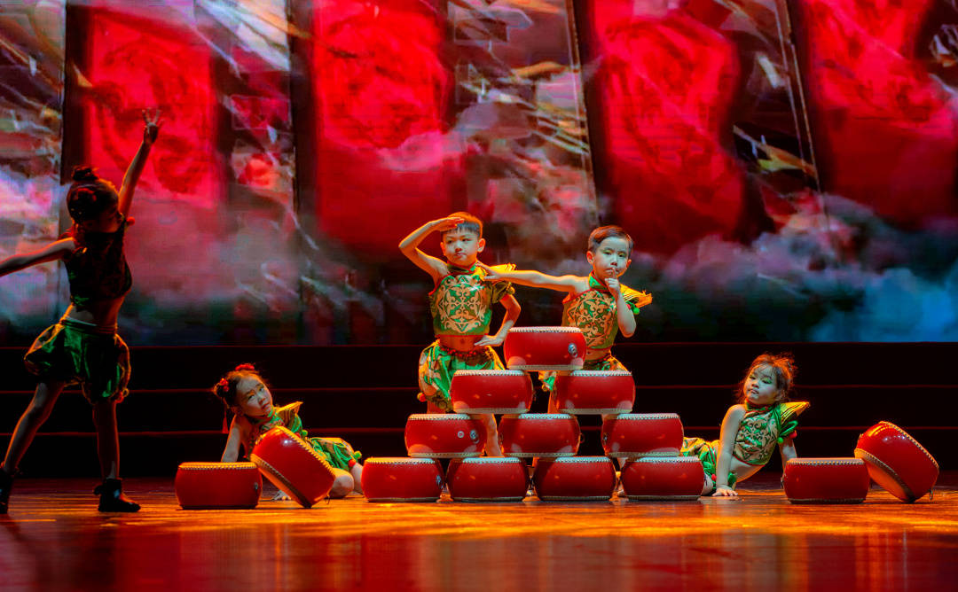 春节联欢晚会节目舞蹈 434e1b8d33d74d7a98e07d9338e813a0.jpeg