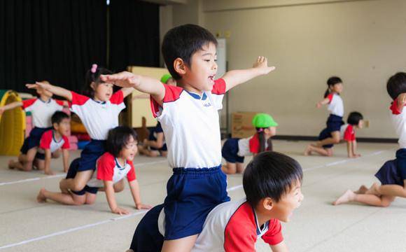 家长|多地幼儿园：不返园的孩子保留学位不收取费用，家长：这下放心了