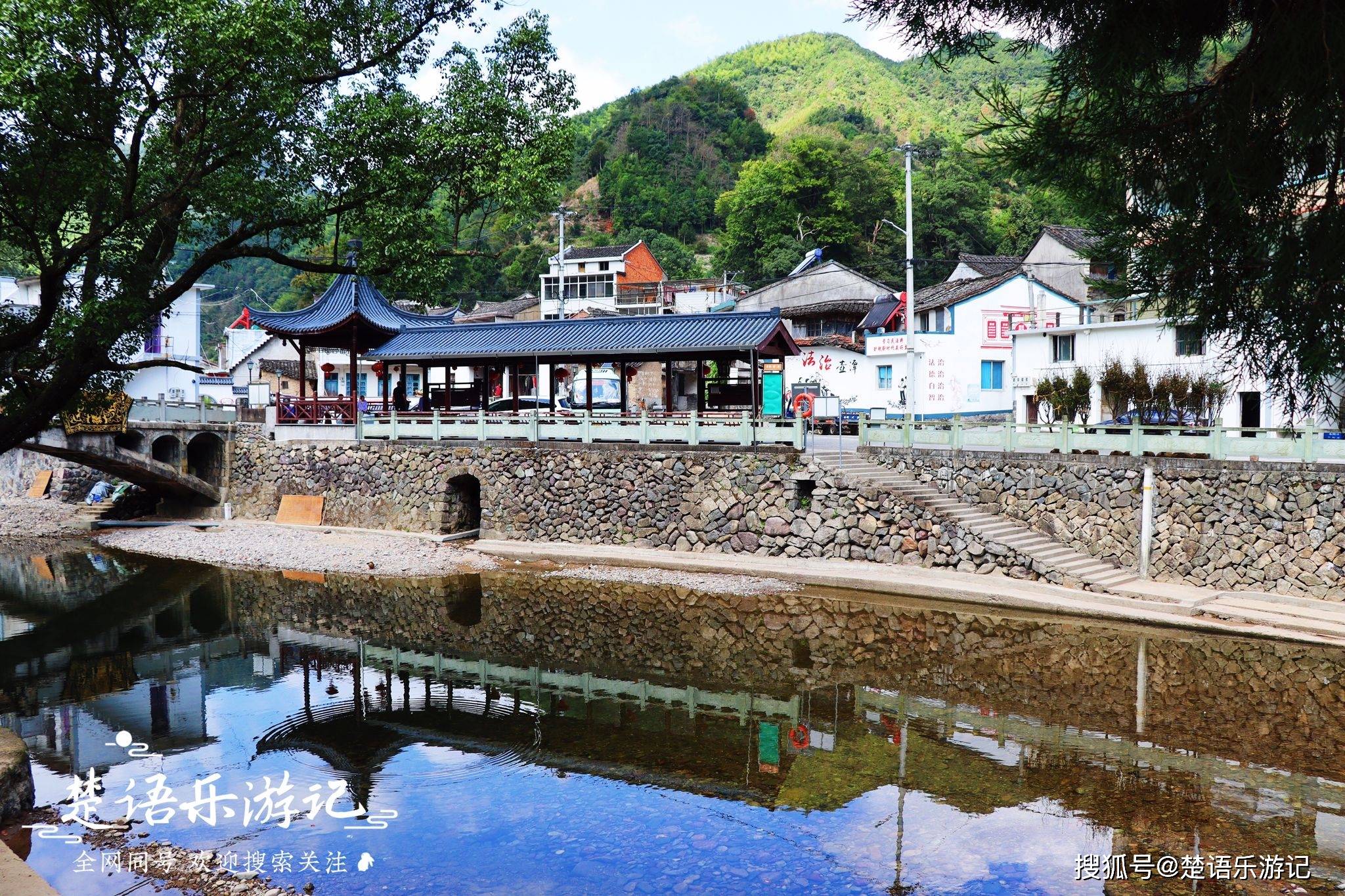 宁波有一个山村地处晦溪源头，风光旖旎却少有人来，很适合消夏游