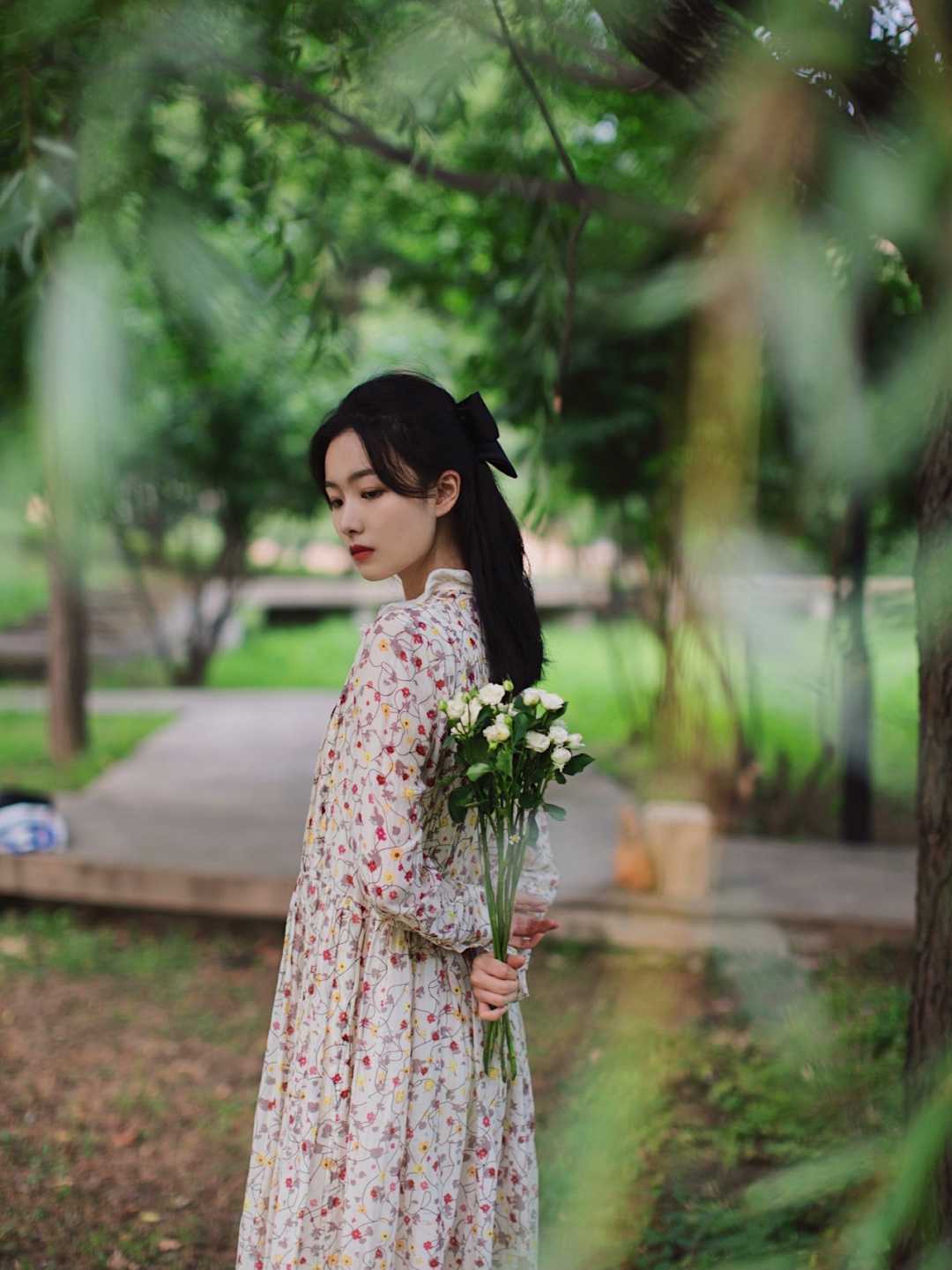 整体 秋天这样穿“碎花裙”高级又洋气，清新减龄又温柔，让你气质翻倍