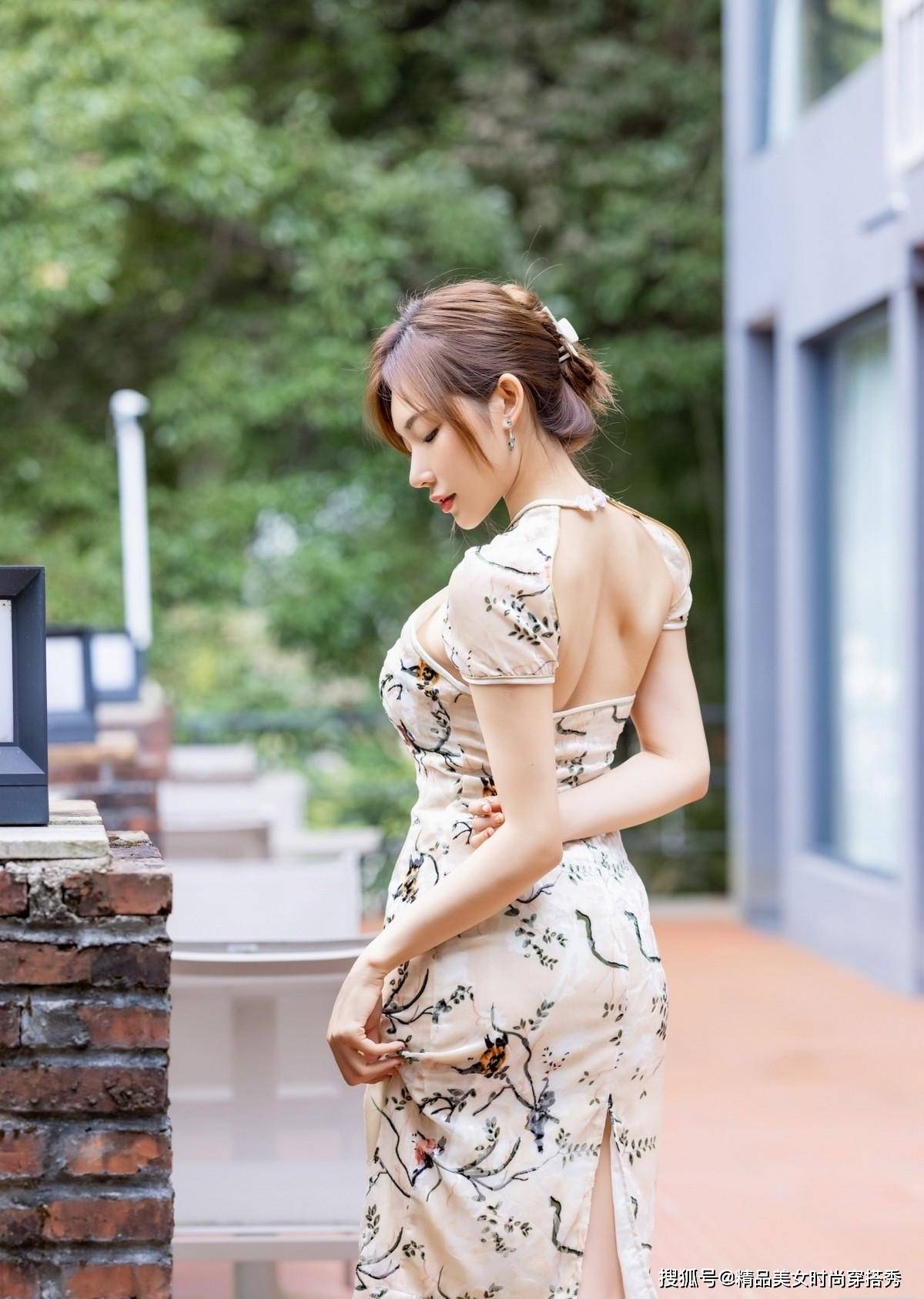 黑色 小姐姐身穿旗袍，性感迷人，尽显妩媚动人的女人味