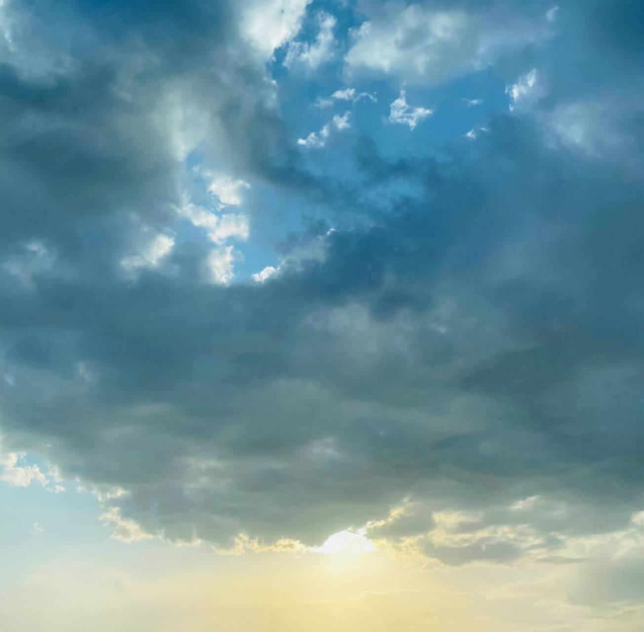 肖戰有多會拍天空白雲人物美景樣樣精通擺拍造型也是一絕