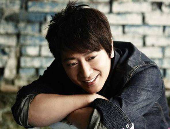 原创他曾和四大天王齐名因得罪公司被雪藏如今却在直播上走红