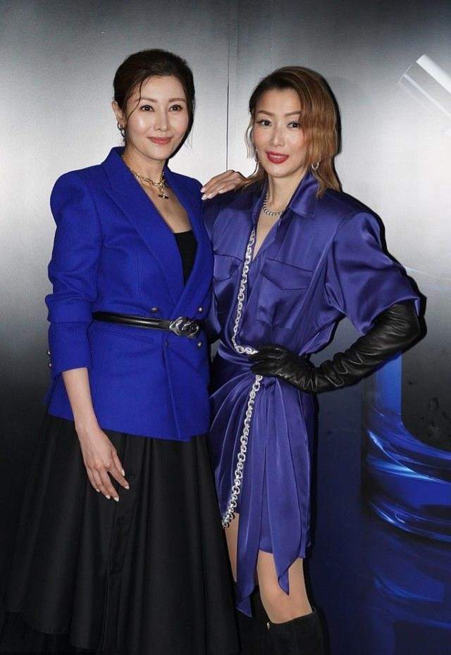 曲线李嘉欣久违亮相变性感，爆肥14斤后上围暴增，腰快有郑秀文2倍粗