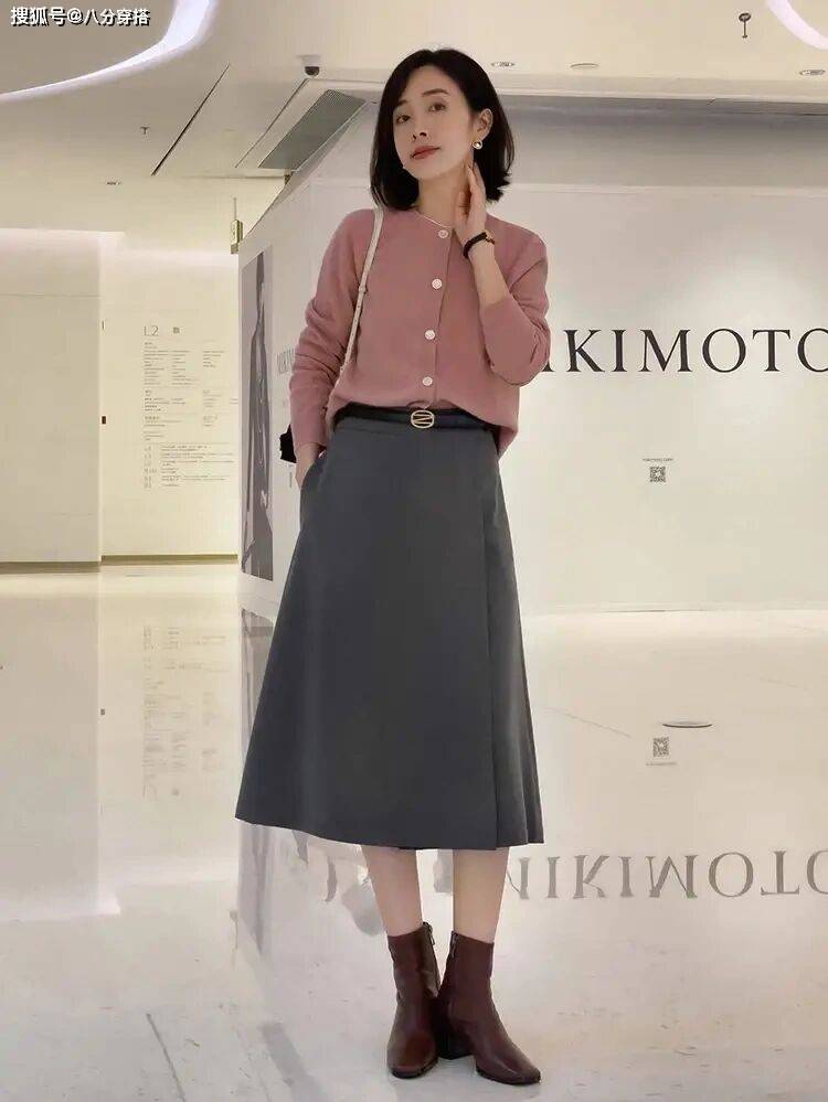 设计 真正洋气的女人，秋天都借鉴这几组穿搭公式，日常实用又百搭