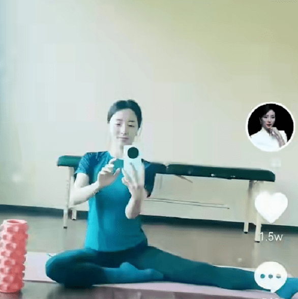 身材 央视一姐李思思不惧素颜！穿健美裤秀出超模腿，难怪能惊艳撒贝宁