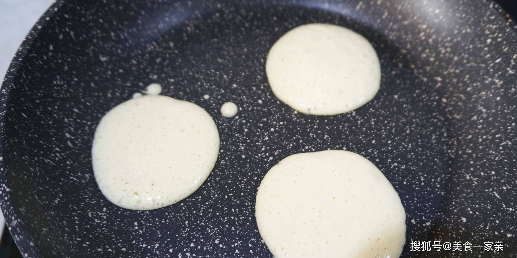 因为|儿子特别爱吃的早餐,香甜可口,5分钟就出锅,我家隔三差五做