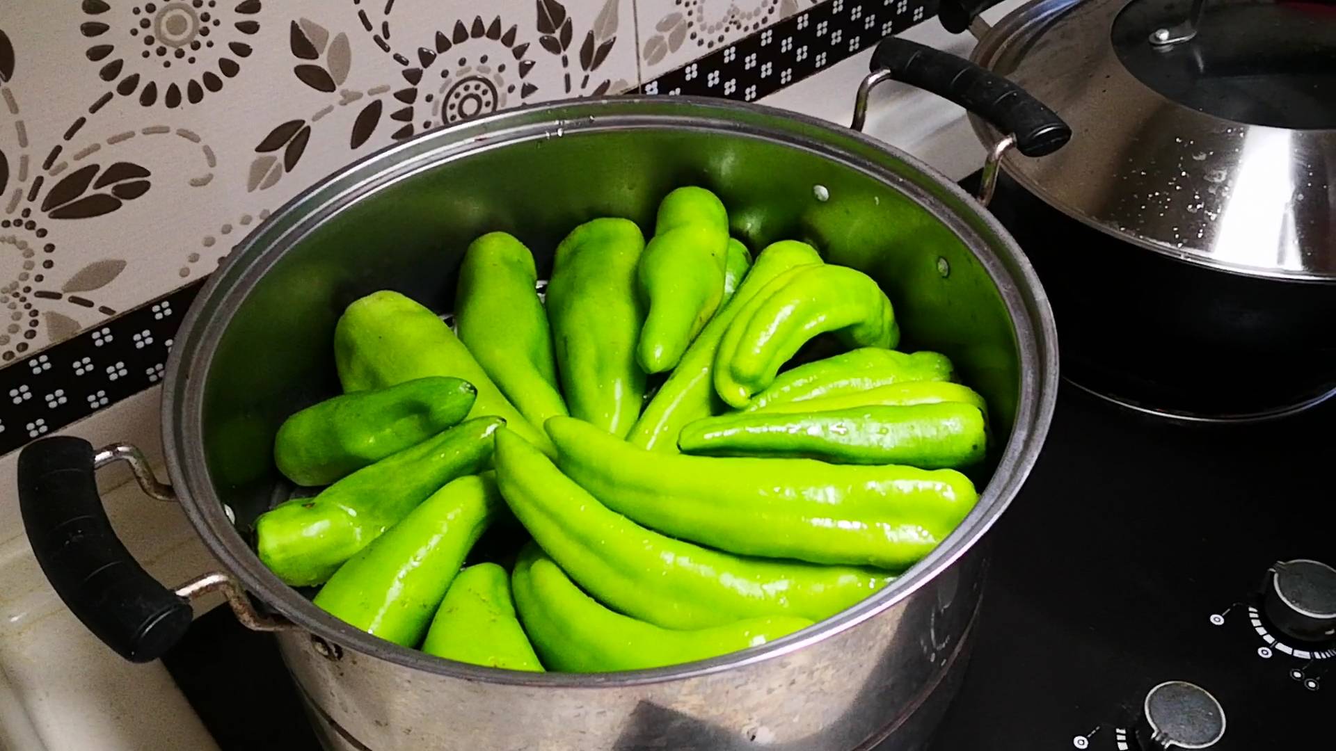 辣椒锅里蒸一蒸,作用拿钱买不到,奶奶偷教妙招,可惜懂的人不多