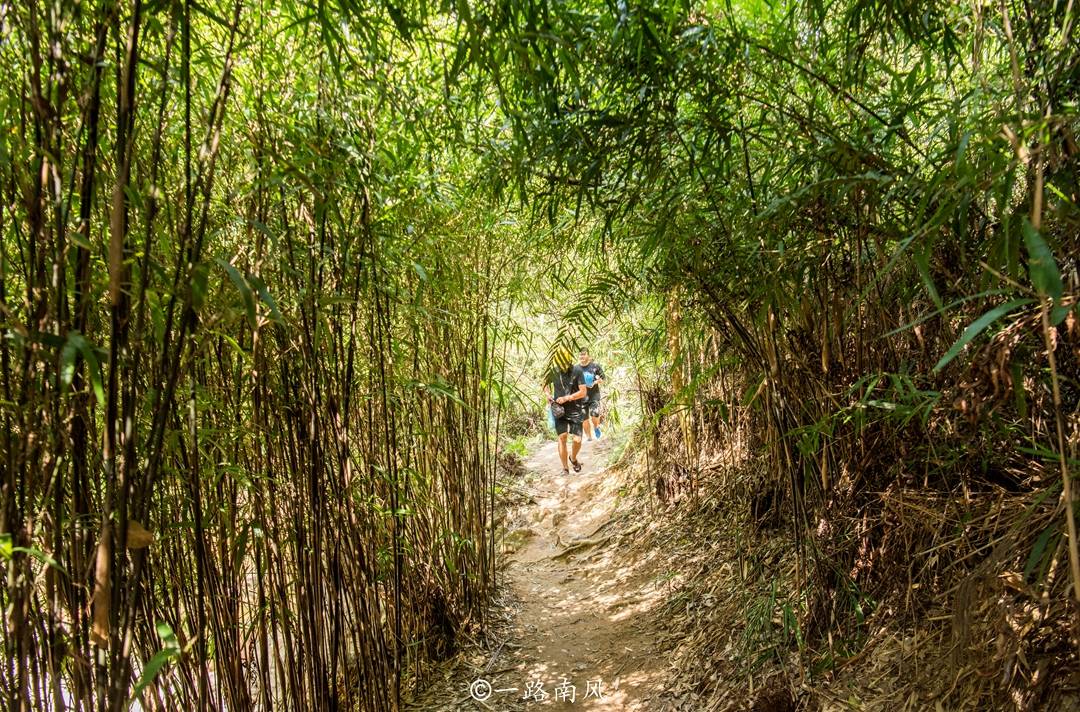 广东|佛山旅游发现“广东九寨沟”，1.28公里必须涉水前行，游客很多