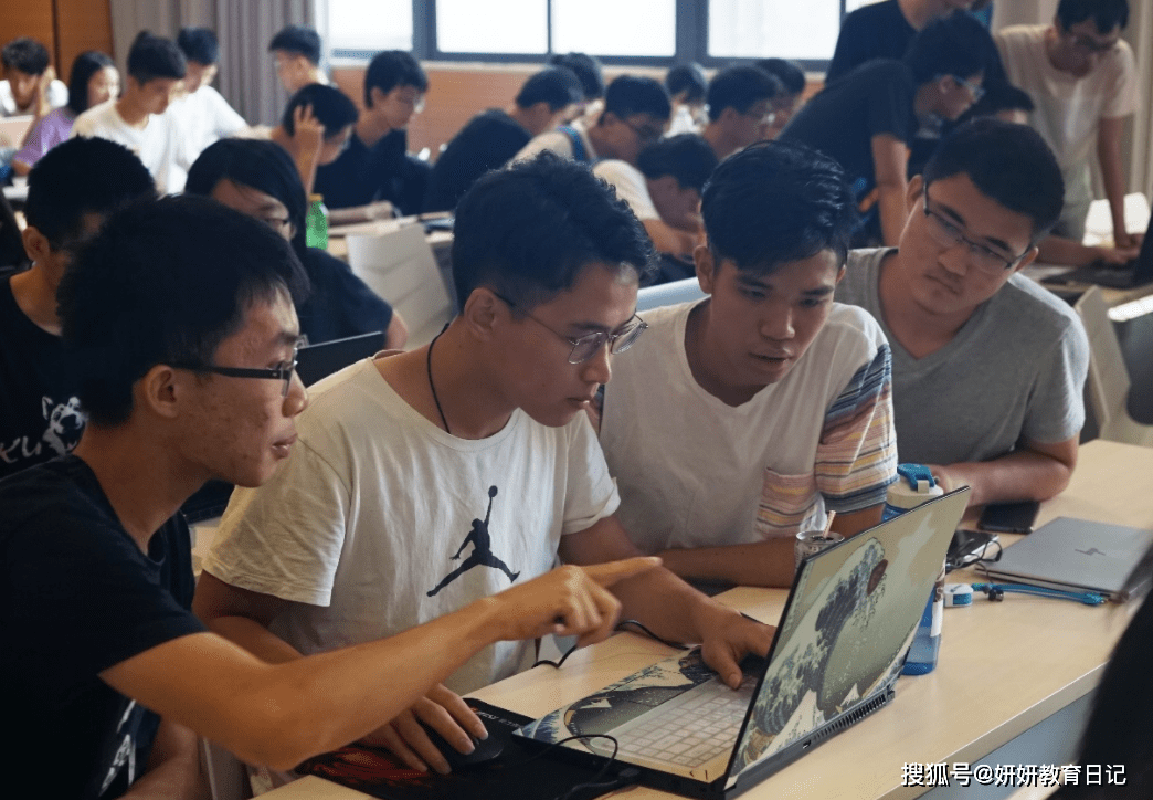 在学校应该怎么混 cb8399be38834ef6bd842ce45e94be24.png