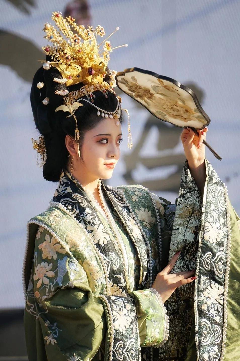 林妹妹古装男主靠颜值丑出圈，古装美女却一抓一大把？