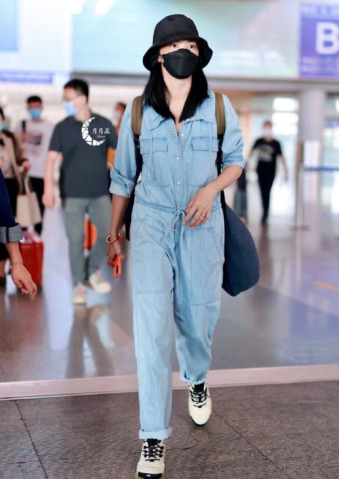 黑色 被称为行走的时尚种草机,高级感十足的姚晨,的确有这底气