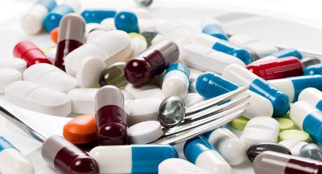 静脉|吃了地平类降压药之后，为什么每天晚上脚肿，但睡醒了又正常？