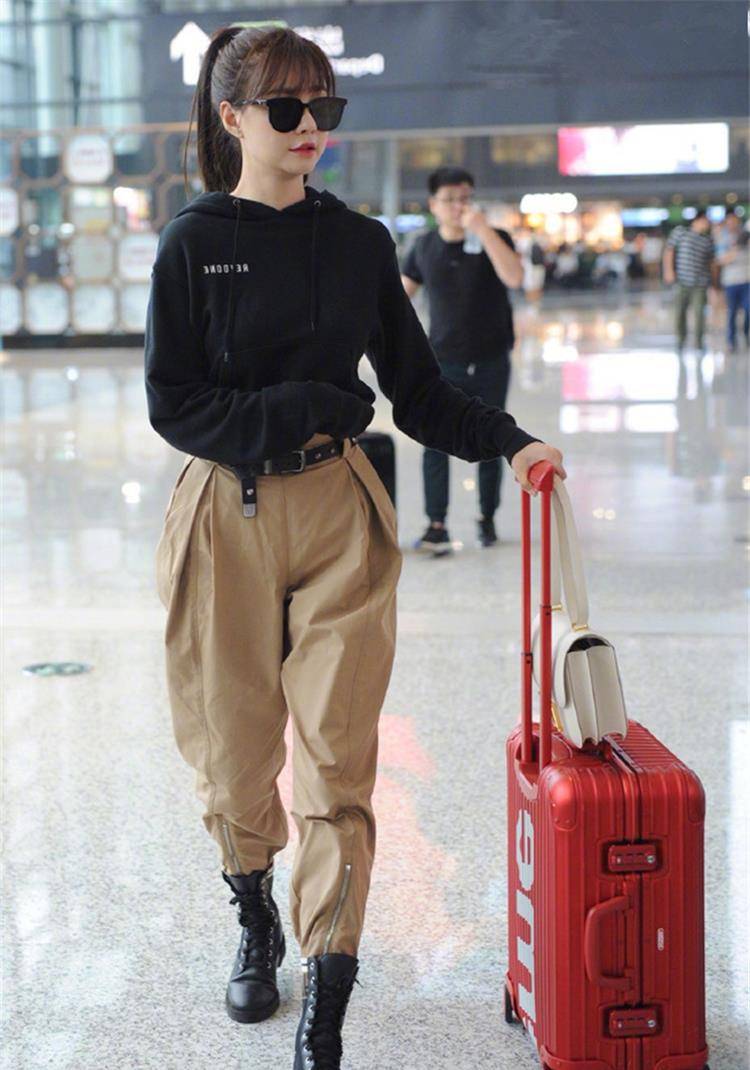 什么 比阔腿裤还要率性的工装裤，安利8套搭配，让你气场全开