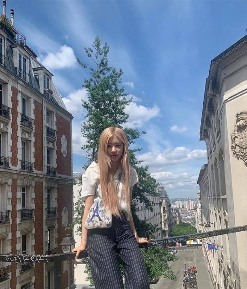 澳洲 澳洲玫瑰在海外释放自我，一头金发度假游玩好惬意，颜值好能打！