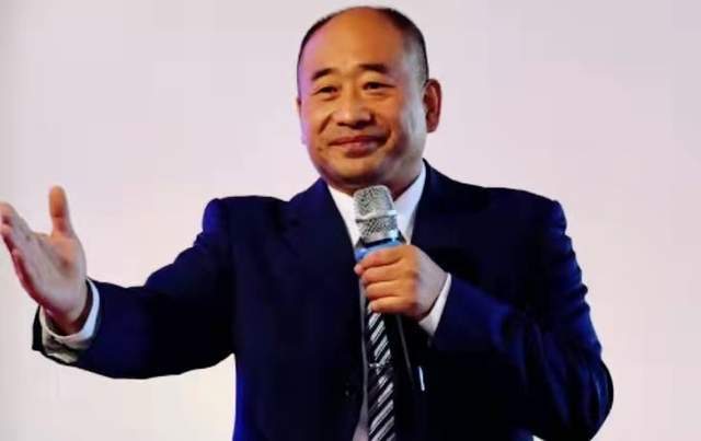 大会上"我爱红旗"创始人吴文彬先生做了精彩演讲.