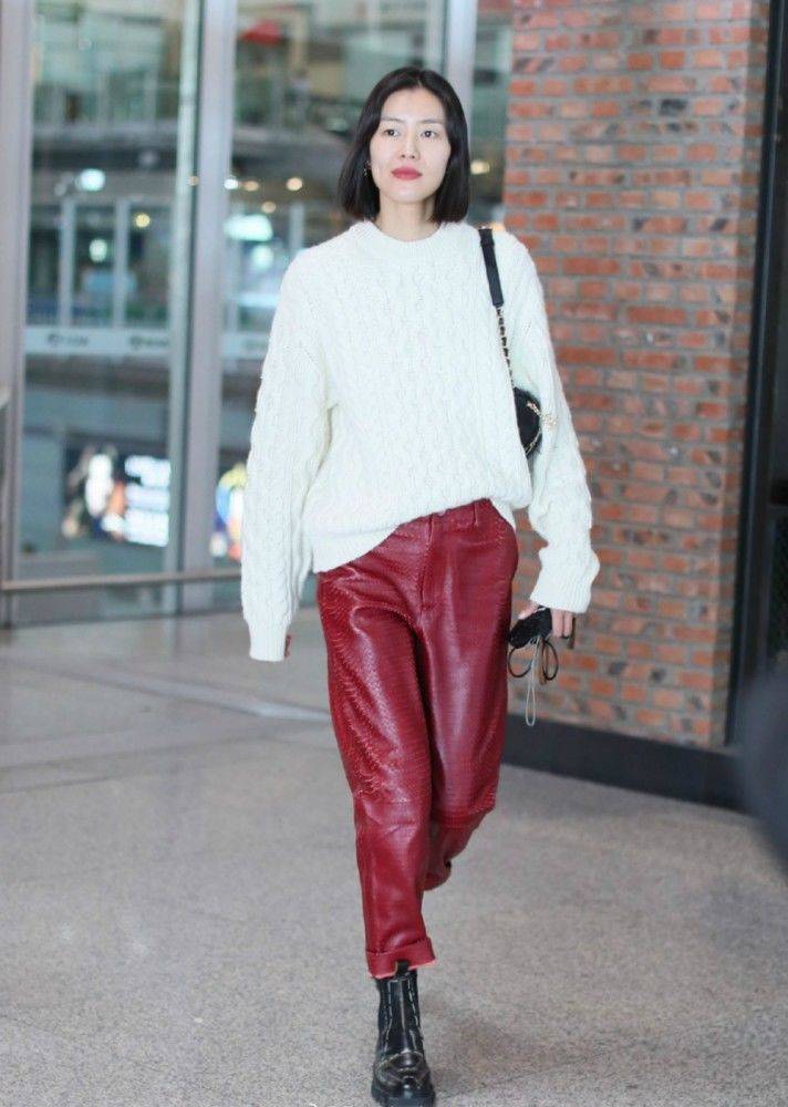 黑色 杨幂不走美艳大美人路线,秋天爱上皮革单品,立刻时髦感狂飙了