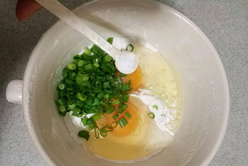 葱花|5分钟快手早餐,松软细腻葱花鸡蛋饼