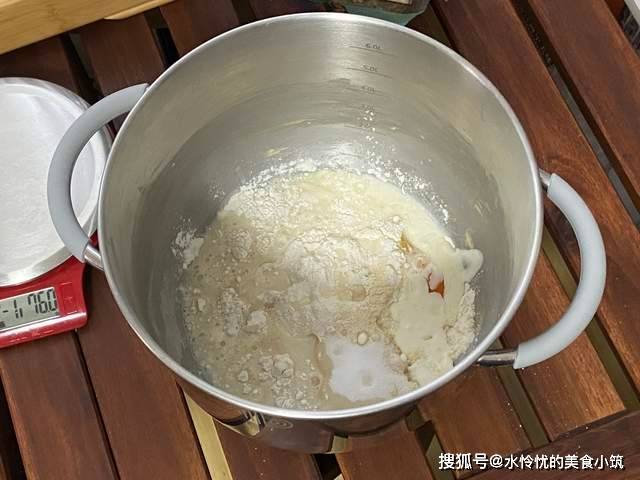 调整|可可爱爱の小花香肠面包，造型简单还好看！小朋友绝对喜欢