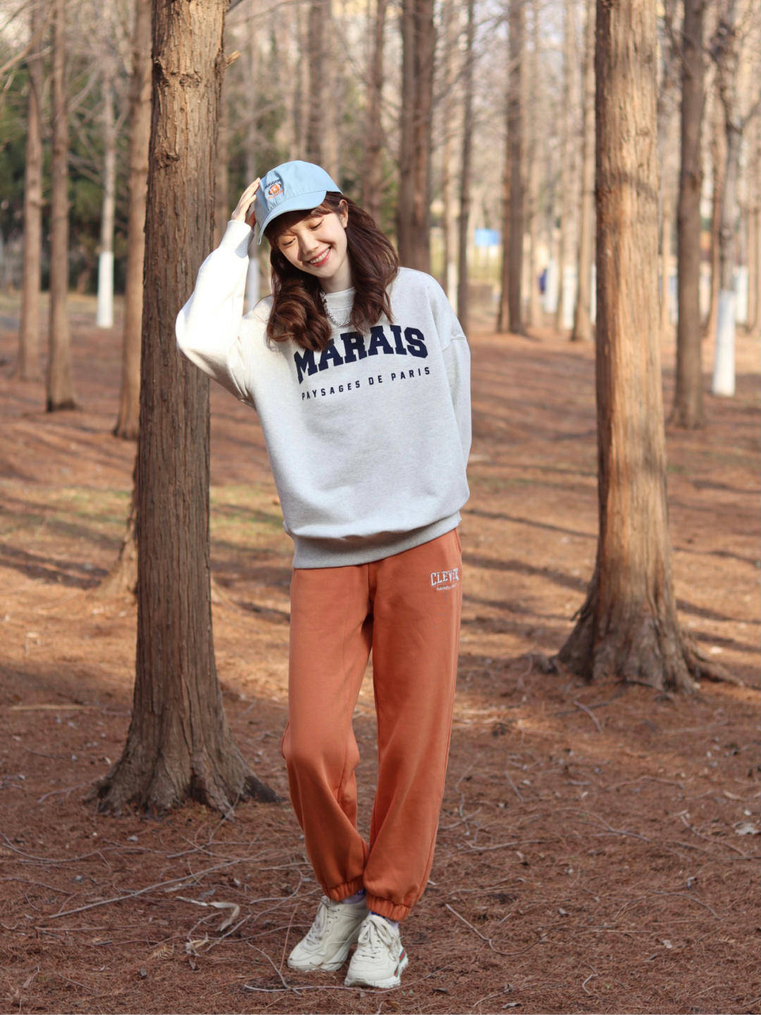 整体 谁说穿卫衣普通?get这些时髦精必备小技巧,秋季出街告别路人感