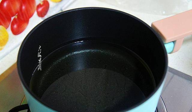 米面|比油条还好吃的早餐，黄米面炸至金黄，外酥里糯，全家人都爱