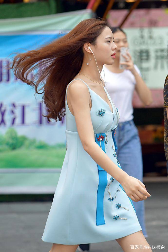 黑色 街拍：连衣裙搭配好了，真的会成为焦点