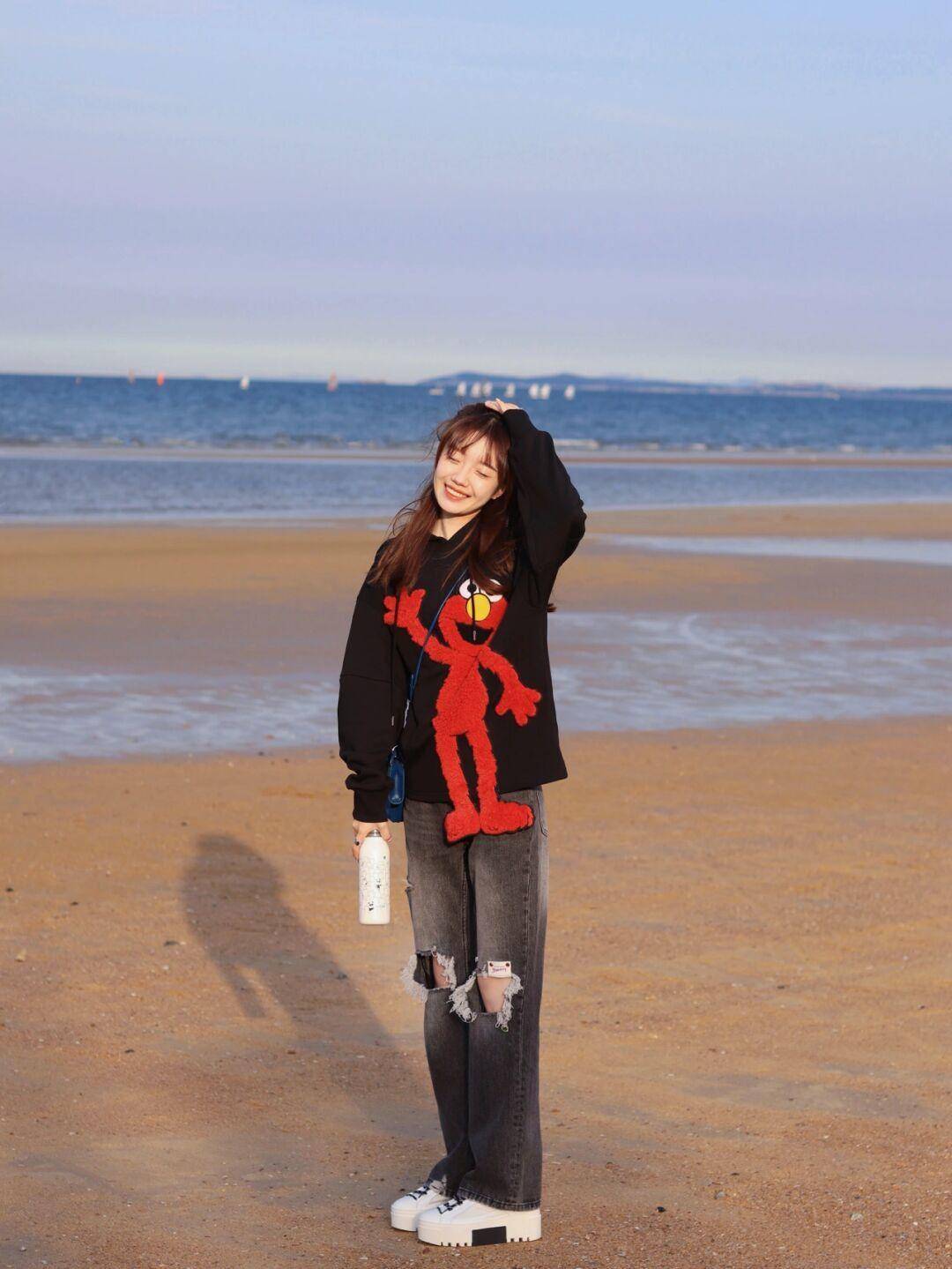 整体 谁说穿卫衣普通？get这些时髦精必备小技巧，秋季出街告别路人感