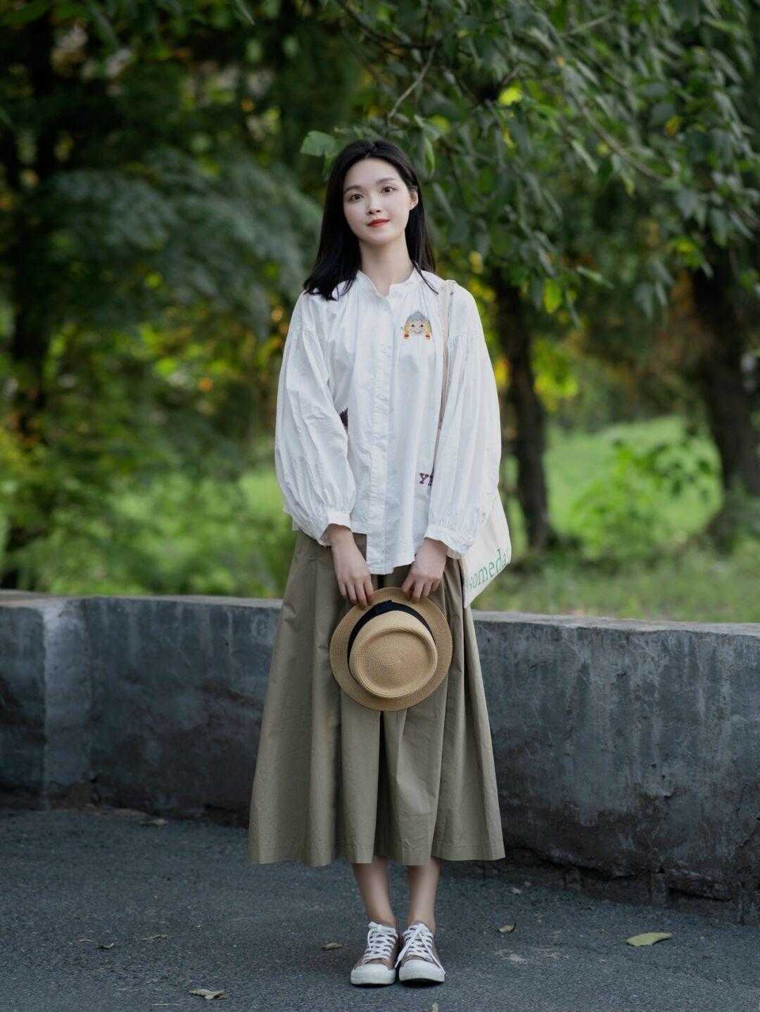 颜色 穿来穿去，还是简约温柔的“气质穿搭”更日常，清新自然又温柔