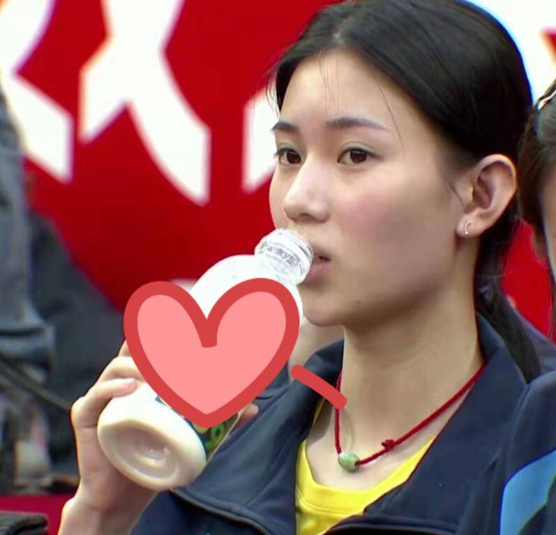 孙颖莎|王添艺直言“躺赢冠军”，球迷赞她太美了！国乒集训名单她在列