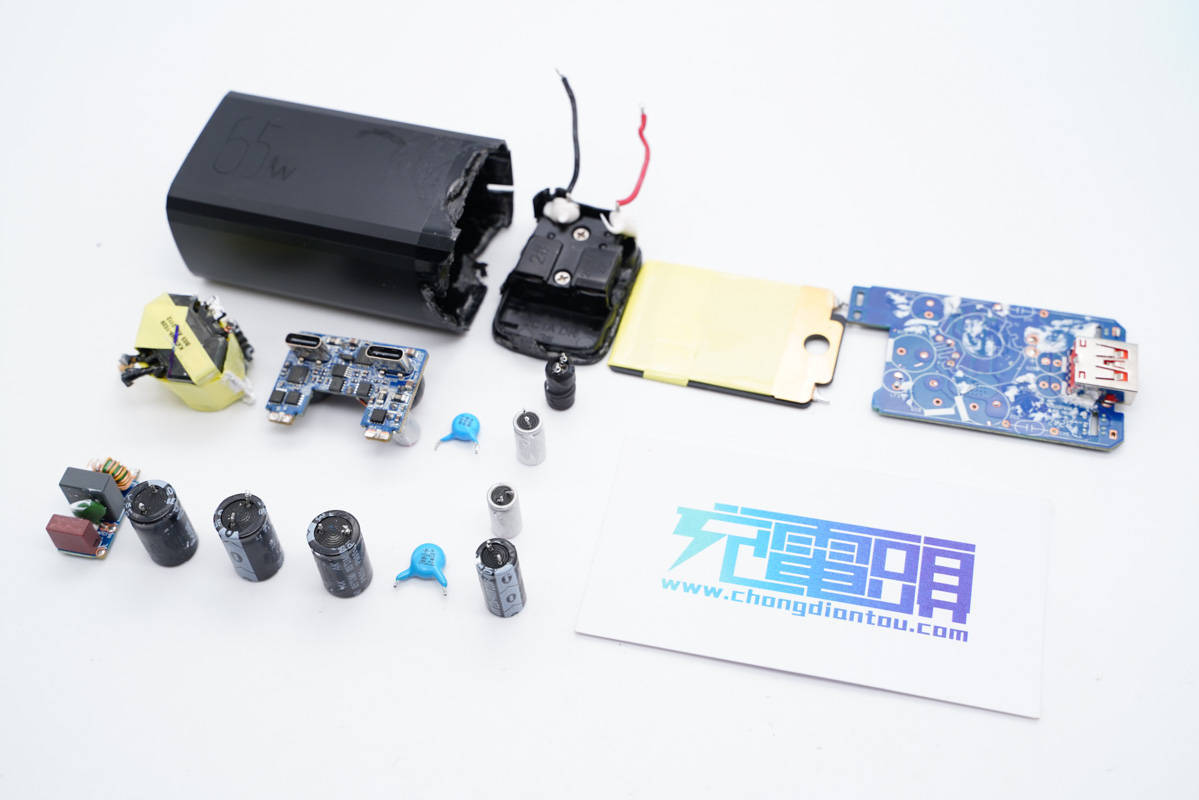 功率|内置镓未来G1N65R240PB氮化镓功率器件，绿巨能65W 2C1A氮化镓快充充电器拆解