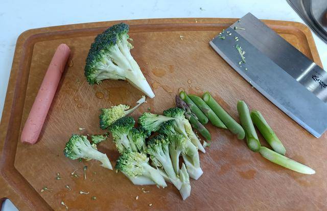 蔬菜|教你做懒人早餐，15分钟1大桌，好吃又省事儿，儿子身高超过175