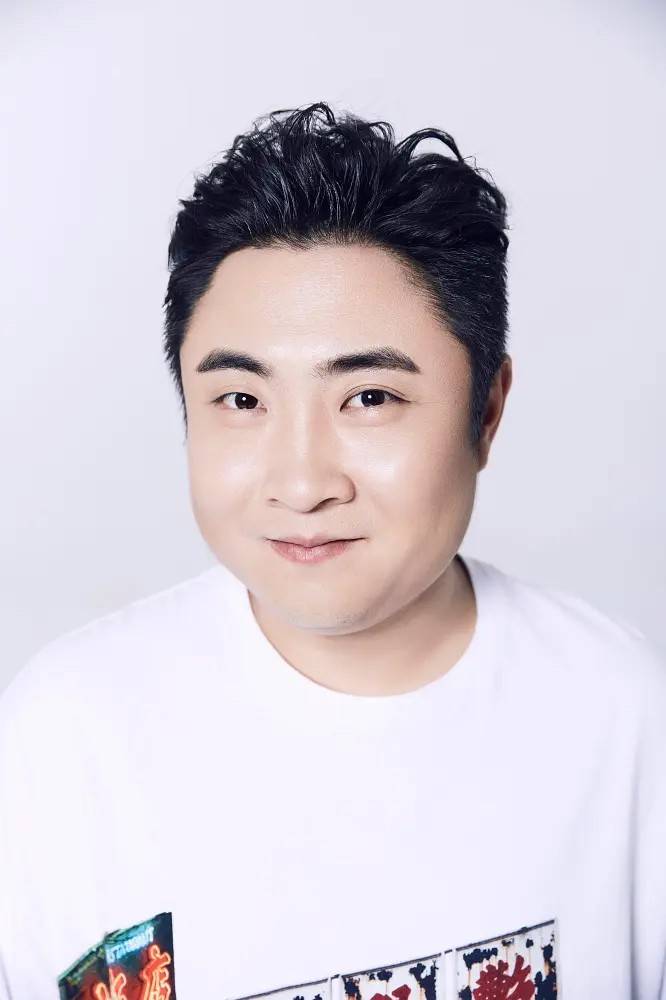 包贝尔戴假发演大哥,乔杉干起了美容美发,这部喜剧片太搞笑了