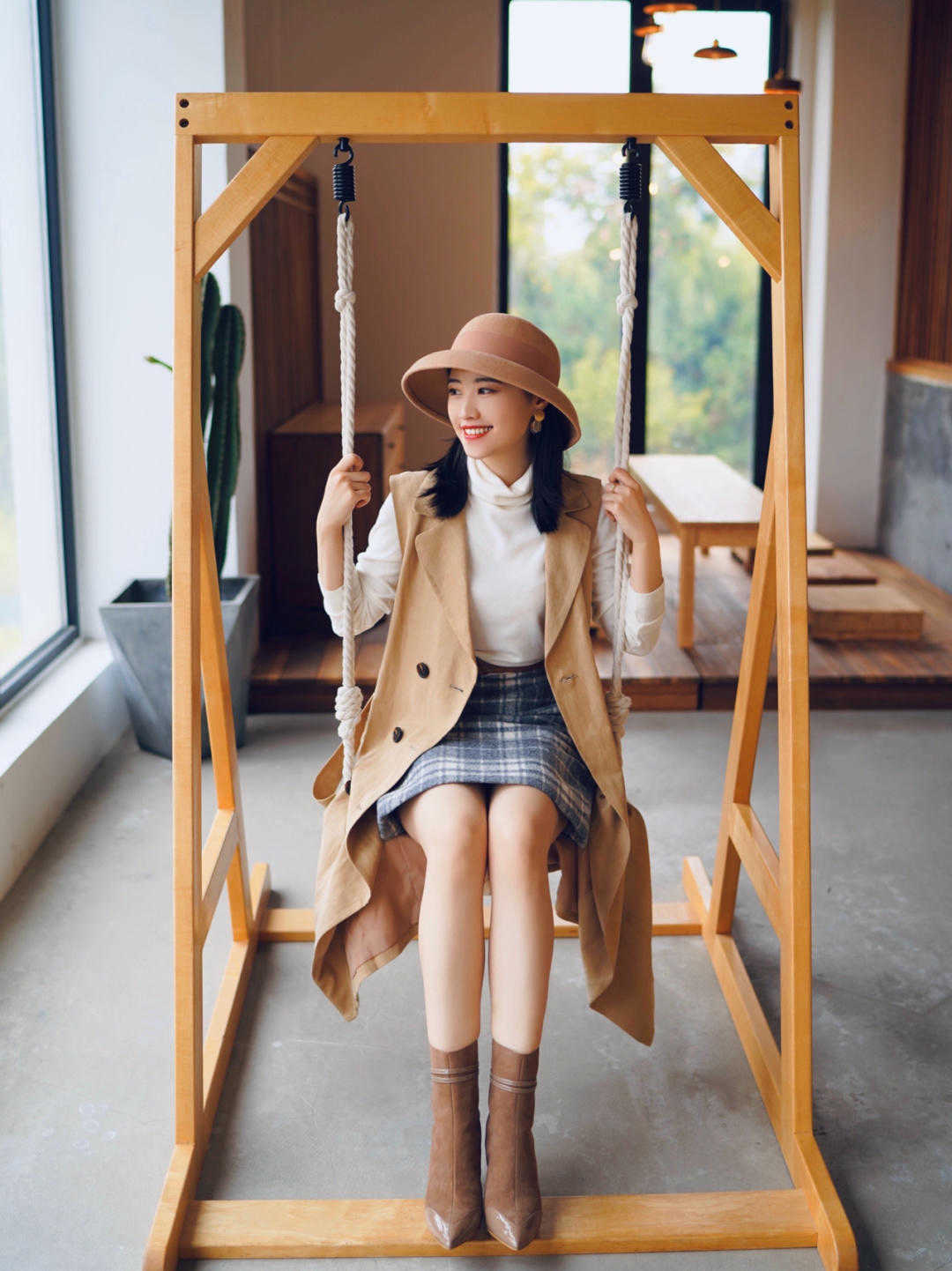 图片 秋冬季节，“高领毛衣”这样穿高级又洋气，保暖舒适不挑人