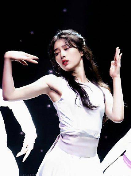 沈小婷|沈小婷《Girls Planet 999》姻缘舞台直拍，高光绝美镜头被