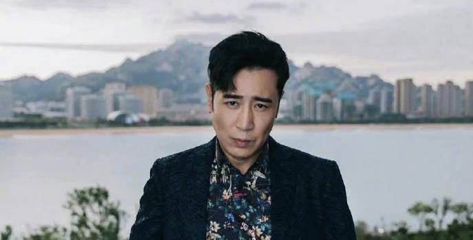 于和伟|《一年一度喜剧大赛》导师官宣,于和伟表示第一次参加综艺不自信