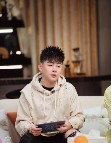 类节目|《再见爱人》哭惨了，胡彦斌第一次在镜头前哭到控制不住