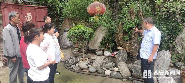 华阴市一退休人员收集华山奇石感受老有所乐