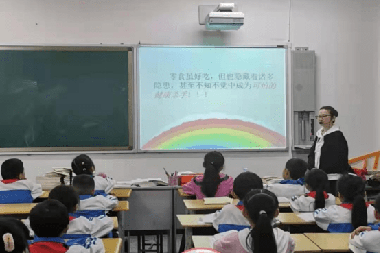 冯菊华|关爱健康 拒绝零食 巴州区第十一小学校 开展关爱健康，拒绝零食主题班会活动