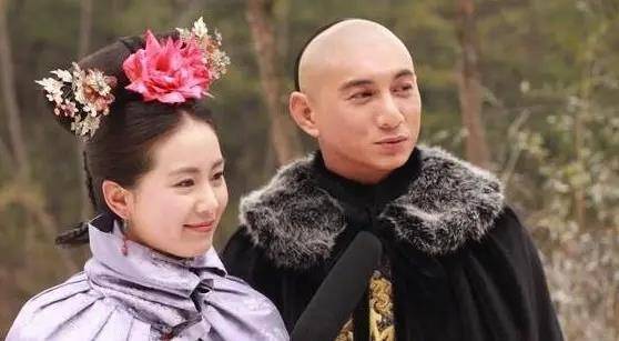 因为|怀二胎稳了？吴奇隆陪刘诗诗前往私立医院，嫁对人可以有多幸福