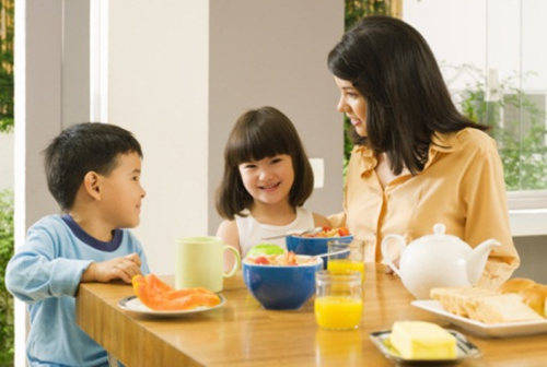 大脑|4种“糊弄式”早餐容易耽误身体和大脑发育，小学生要这样吃早餐