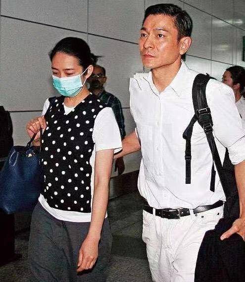 要我表现得像个成年人嘛？锦绣南歌剧情介绍
