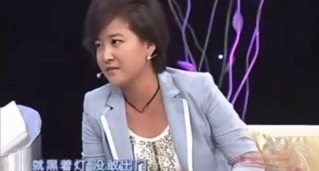 什么|看了张小斐扫墓，才明白我们会遇到很多个袁姗姗，却难逢一个贾玲